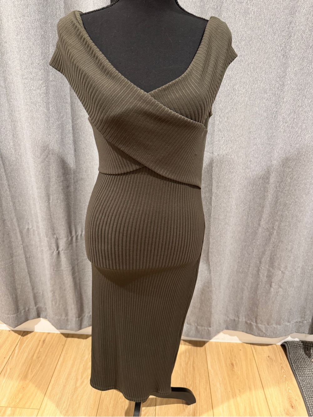 Michael Kors - Ribbed Wrap Knit Midi Dress in Olive